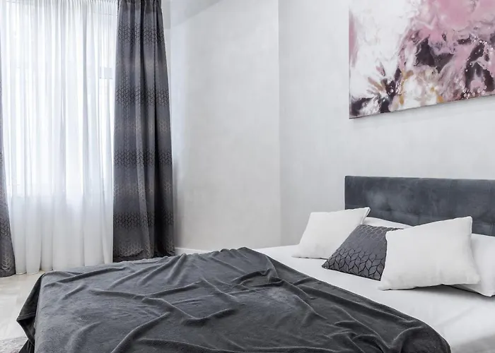 公寓 Inshiapartments On Lysenka Str