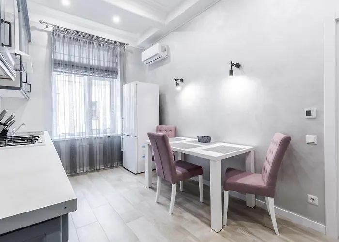 아파트 Inshiapartments On Lysenka Str