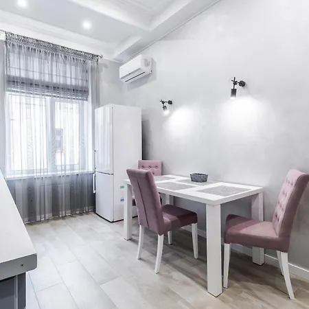 Апартаменты Inshiapartments On Lysenka Str